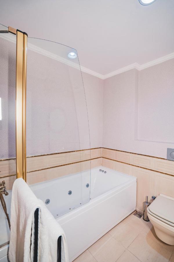 Hotel Fresia Istanbul Bagian luar foto