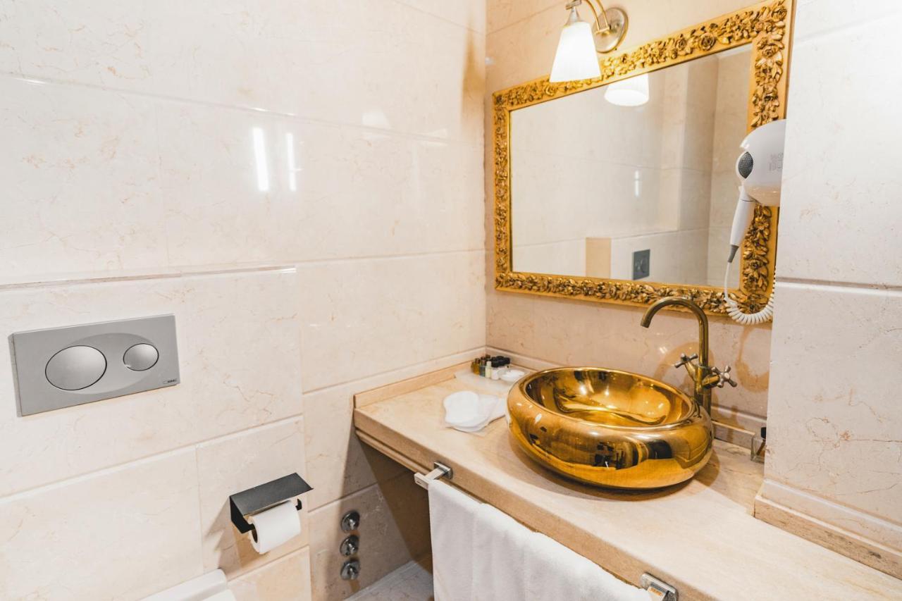 Hotel Fresia Istanbul Bagian luar foto