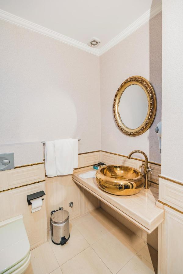 Hotel Fresia Istanbul Bagian luar foto